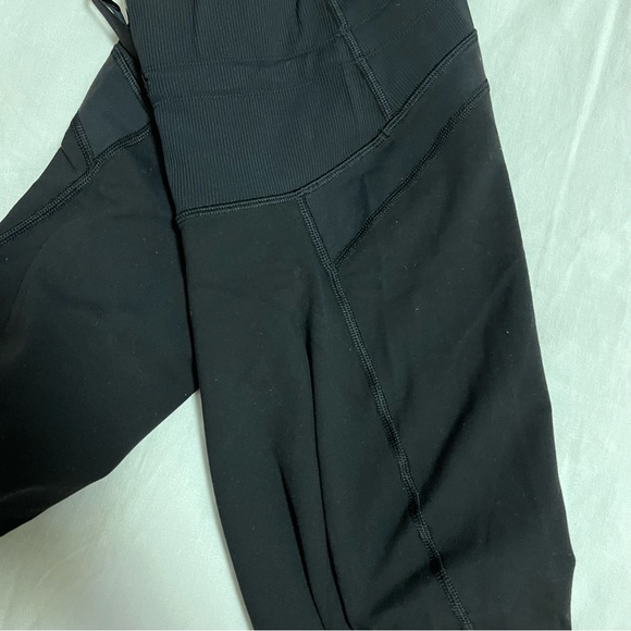 Lululemom capris - Picture 3 of 4